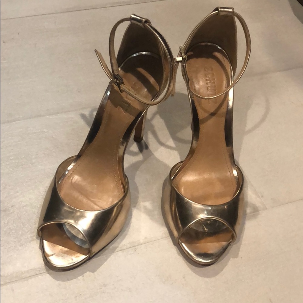Used gold Schutz heel size 7.5